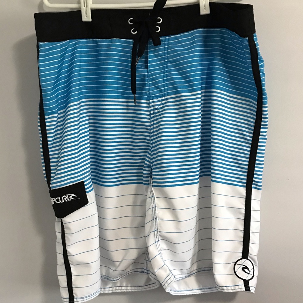 Rip Curl Men’s Boardshorts, Size 38, Colour Blue & White with Stripes.